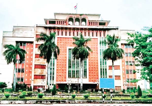 पूर्व न्यायाधीशों