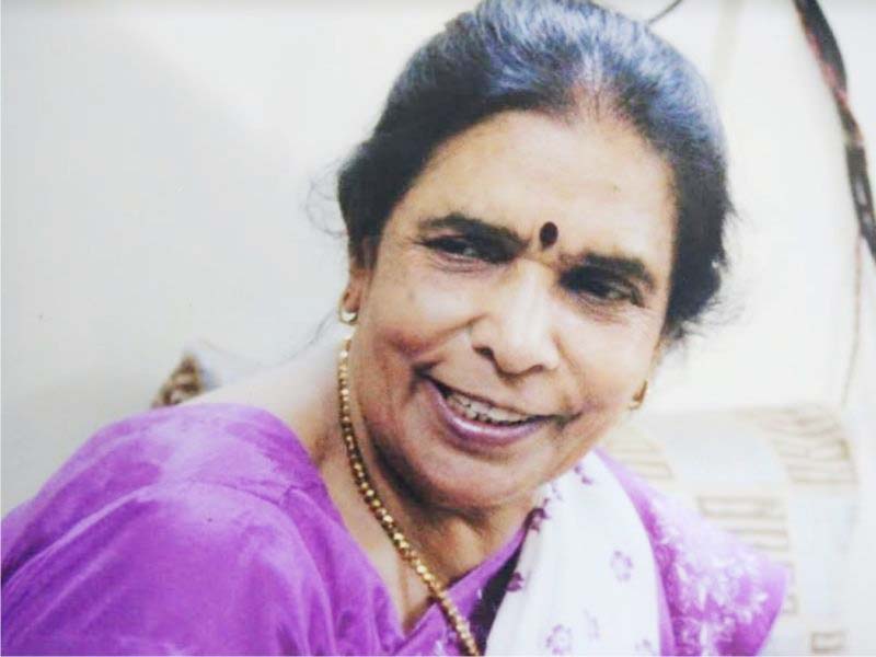 पुष्पा पगधारे