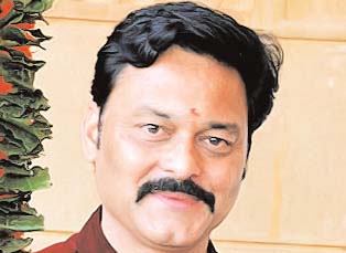 संजय पाठक
