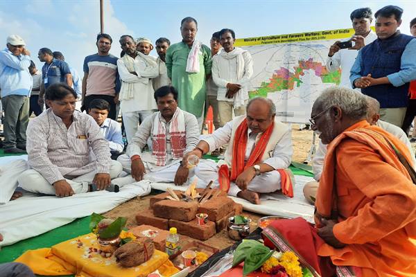 केंद्रीय कृषि मंत्री तोमर