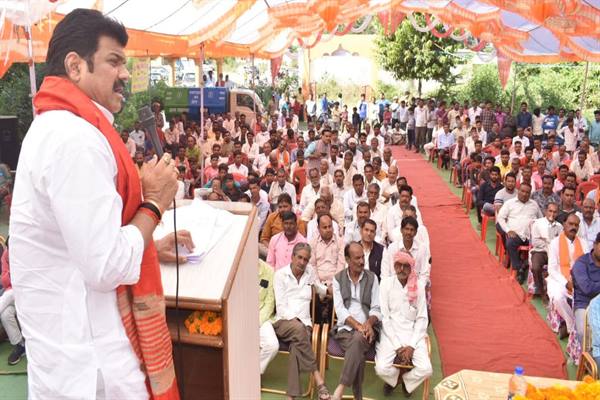 राजस्व मंत्री राजपूत