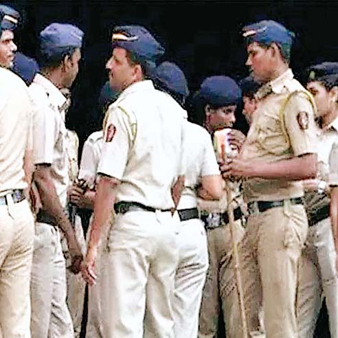 पुलिस अफसर