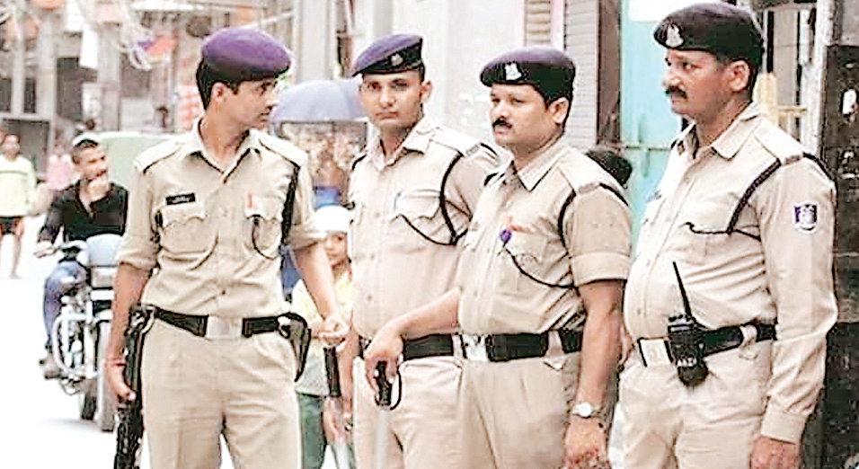 पुलिसकर्मियों