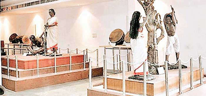 अनमोल कलाकृतियां असुरक्षित