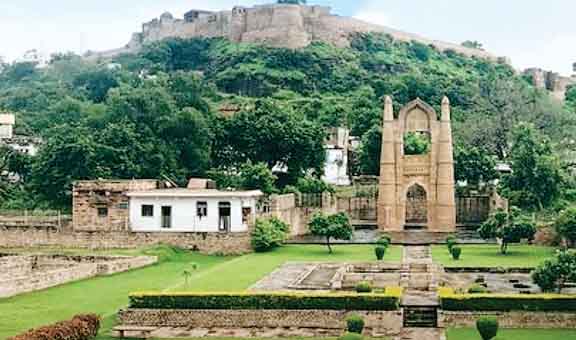 पर्यटक स्थलों