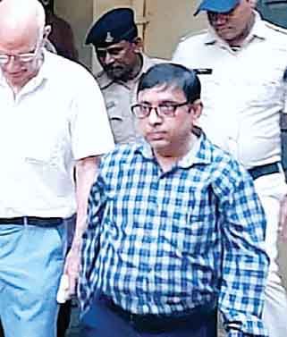कैदी नंबर 812