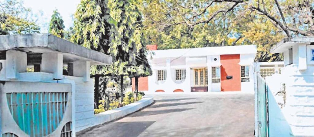 माननीयों के बंगलों