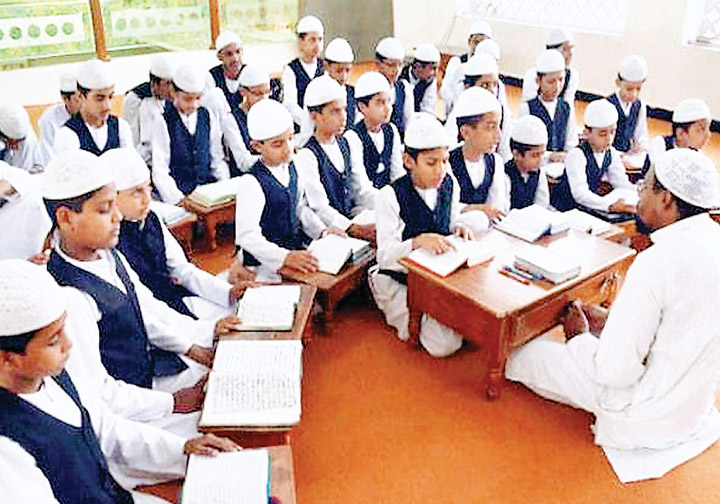 फर्जी मदरसों