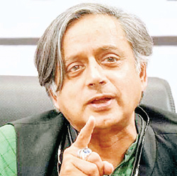 शशि थरूर 