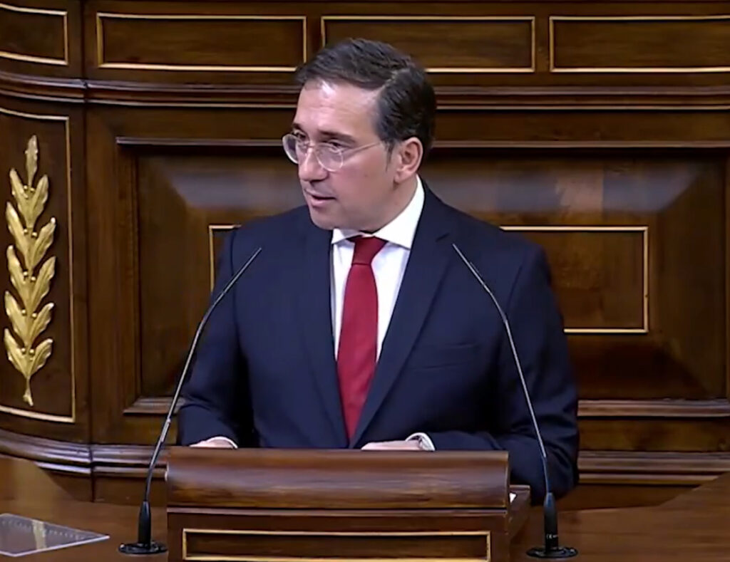 विदेश मंत्री अल्बारेस