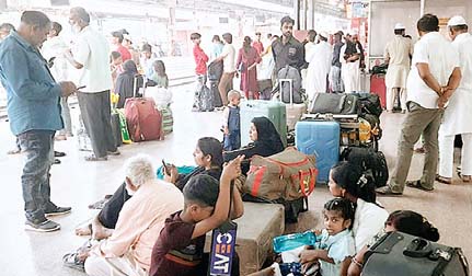 ट्रेनों में बढ़ी भीड़