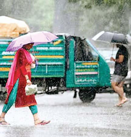 आंधी-बारिश